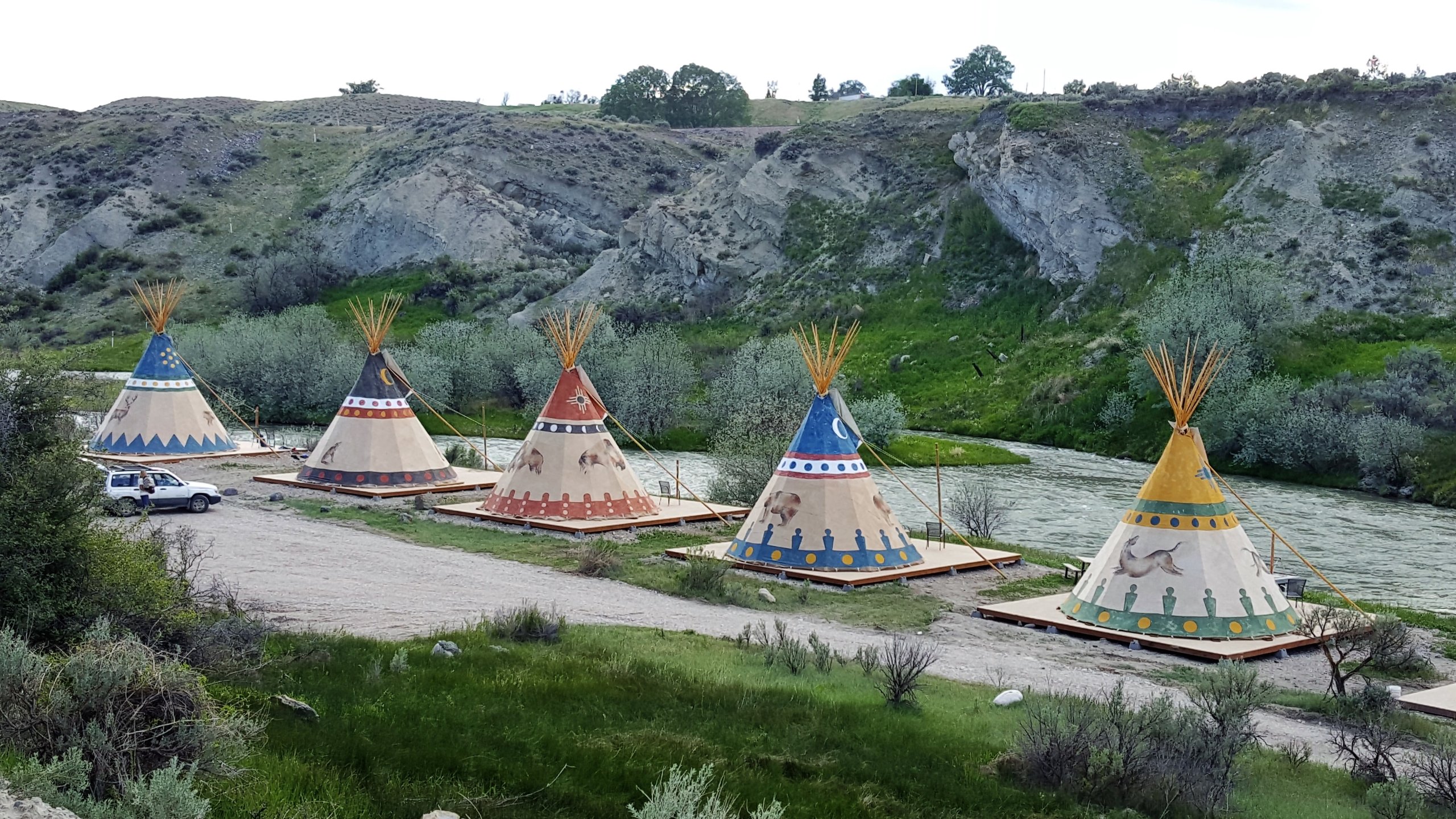 CODY TROUT RANCH CAMP-RV & TIPI PARK