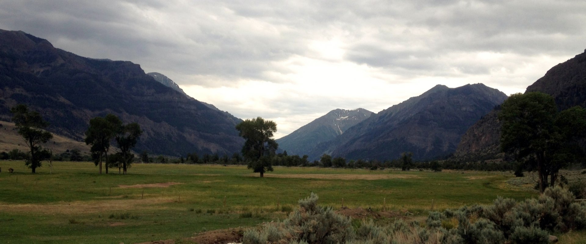 South Fork Loop with large mountains and open green land